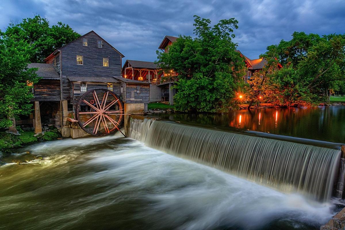Three Bears Den, Hot Tub, Pool Table, Pool Access, 1089 Free Tickets Each Paid Day, Dollywood Inclu Villa Gatlinburg Bagian luar foto