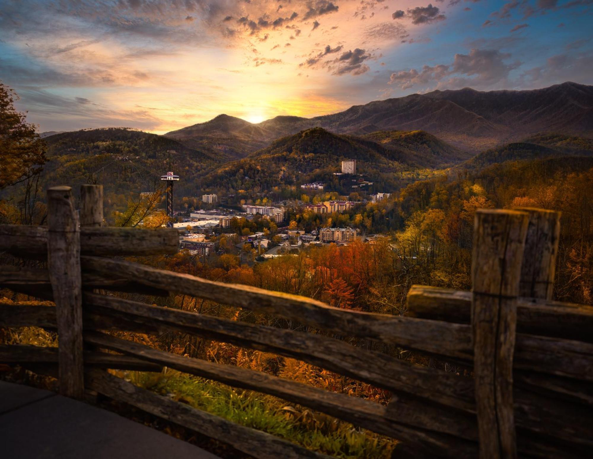 Three Bears Den, Hot Tub, Pool Table, Pool Access, 1089 Free Tickets Each Paid Day, Dollywood Inclu Villa Gatlinburg Bagian luar foto